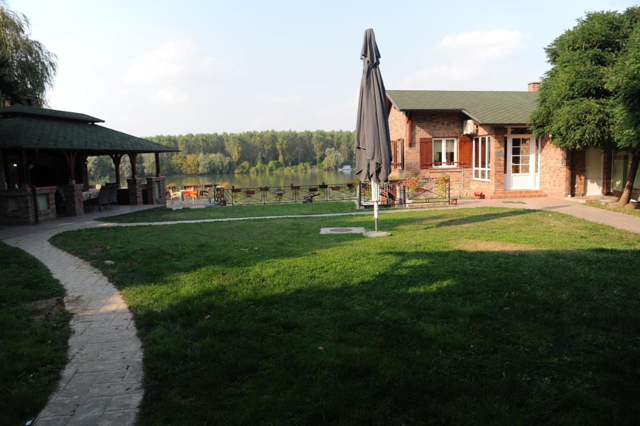 Vila Odmor Na Dunavu Beocin Esterno foto