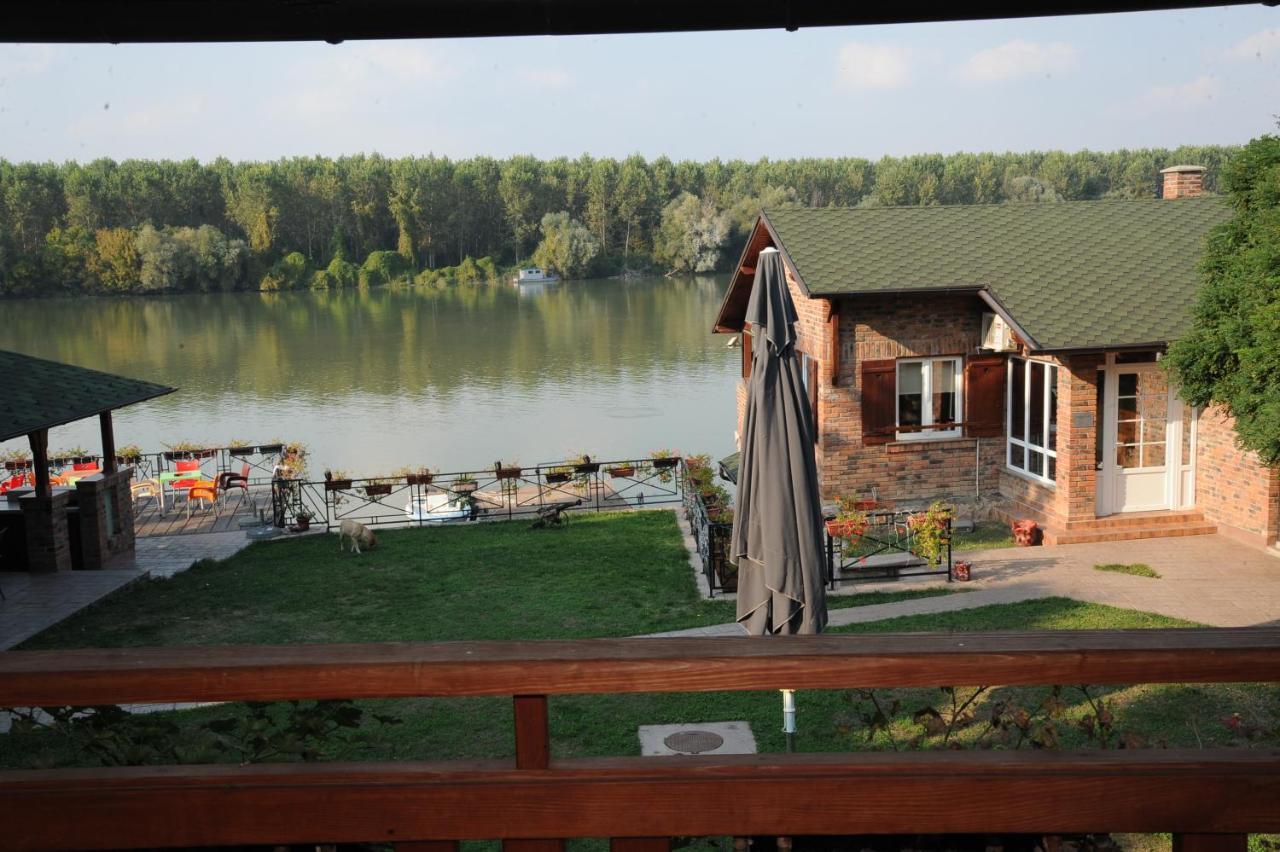 Vila Odmor Na Dunavu Beocin Esterno foto