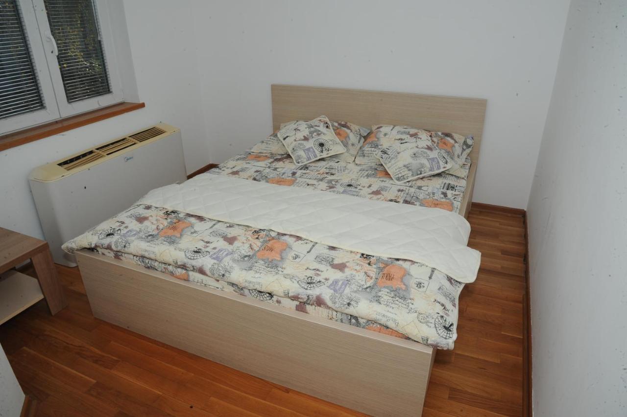 Vila Odmor Na Dunavu Beocin Esterno foto